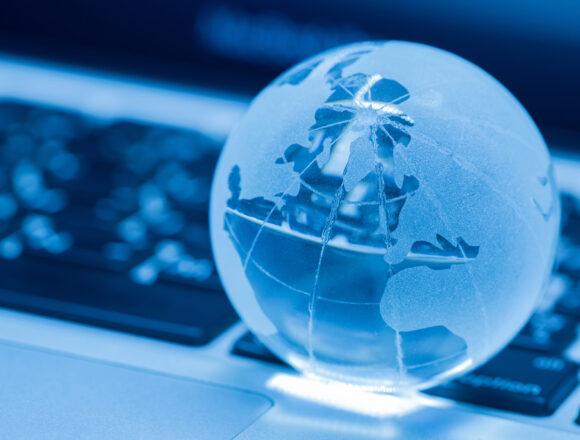 business-concept-glass-world-laptop