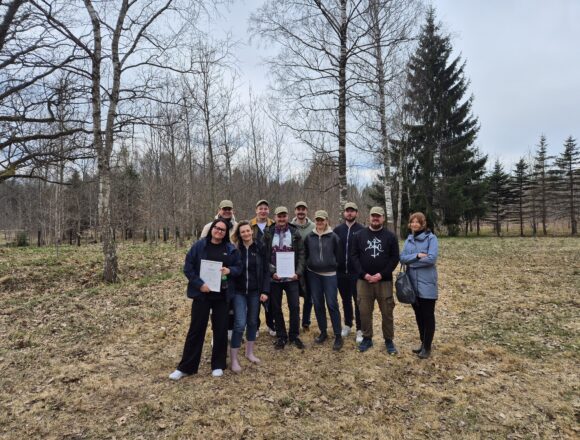 vkc kolektyvas miškasodyje