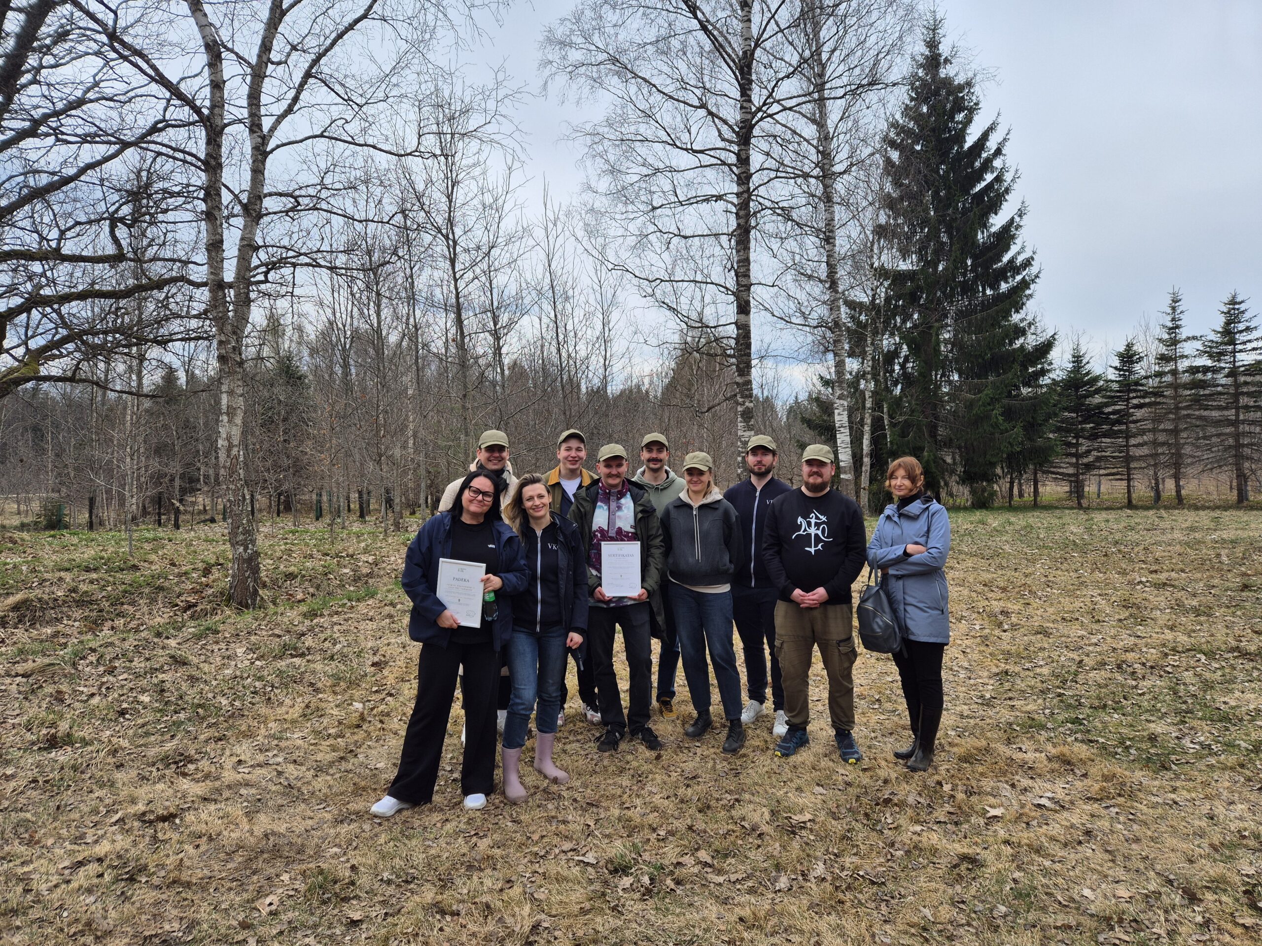 vkc kolektyvas miškasodyje